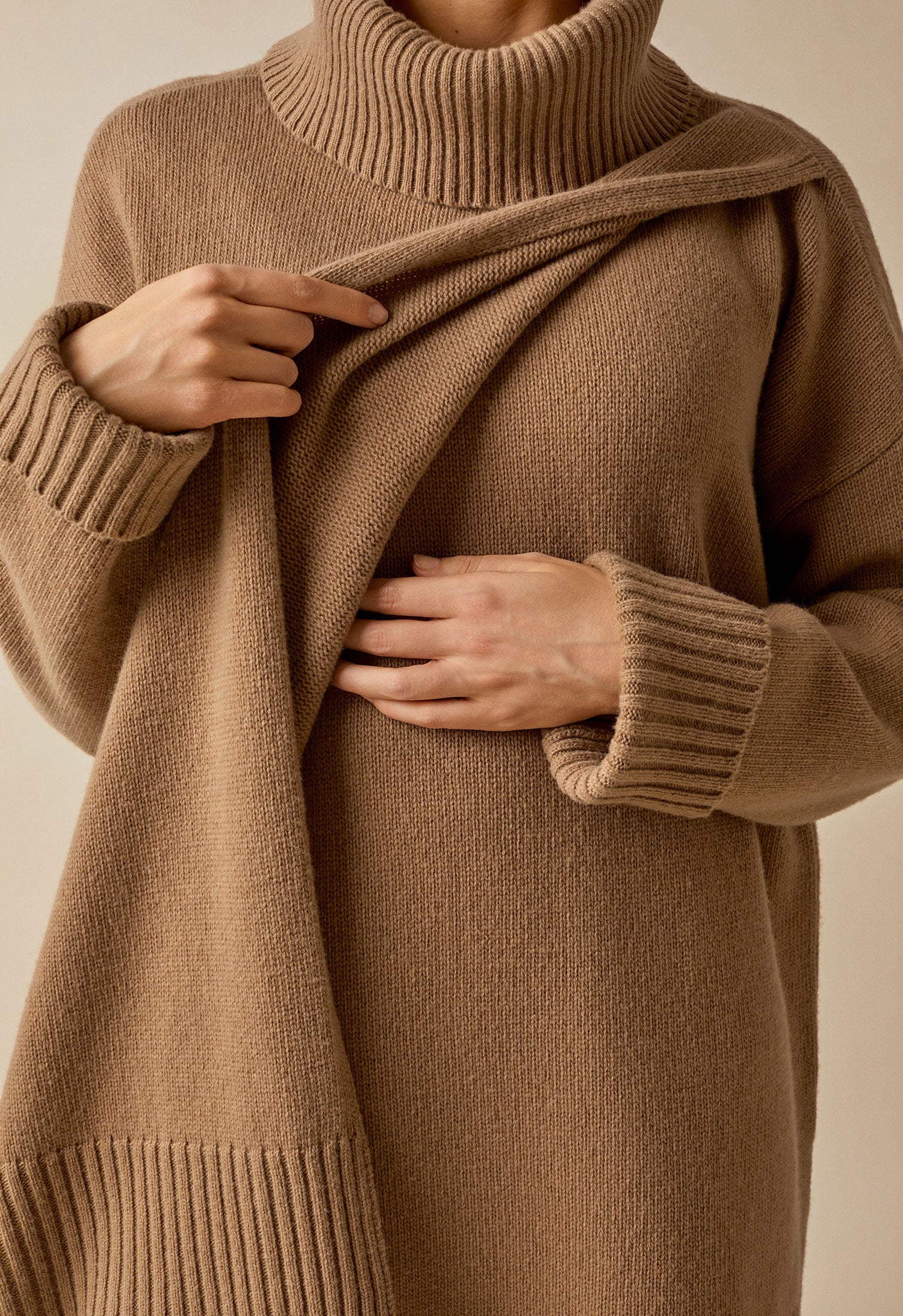Oversized wool maternity sweater with nursing access