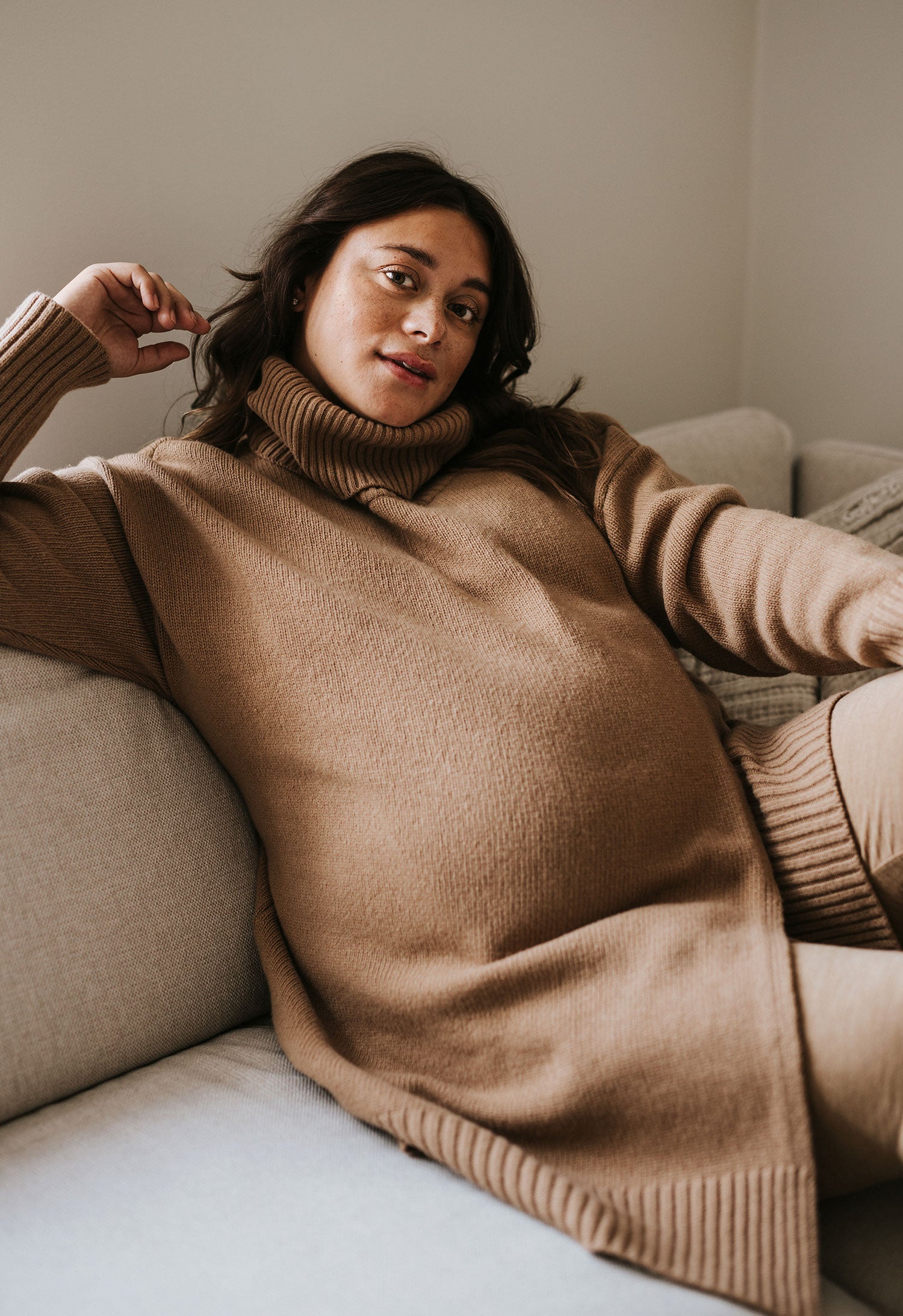 Oversized wool maternity sweater with nursing access