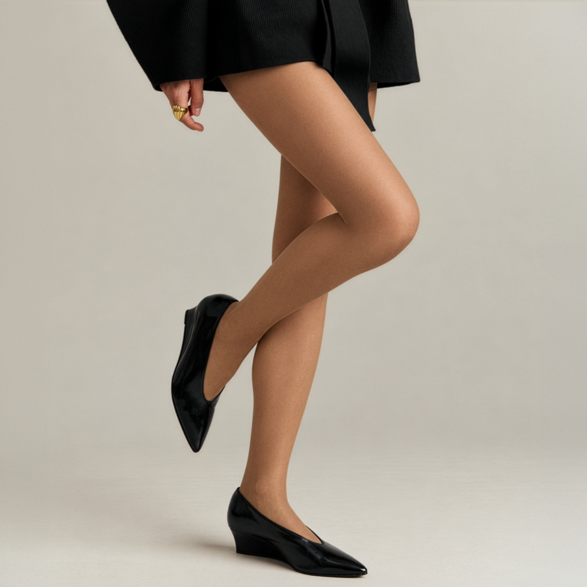 Everyday Sheer Maternity Tights in Camel