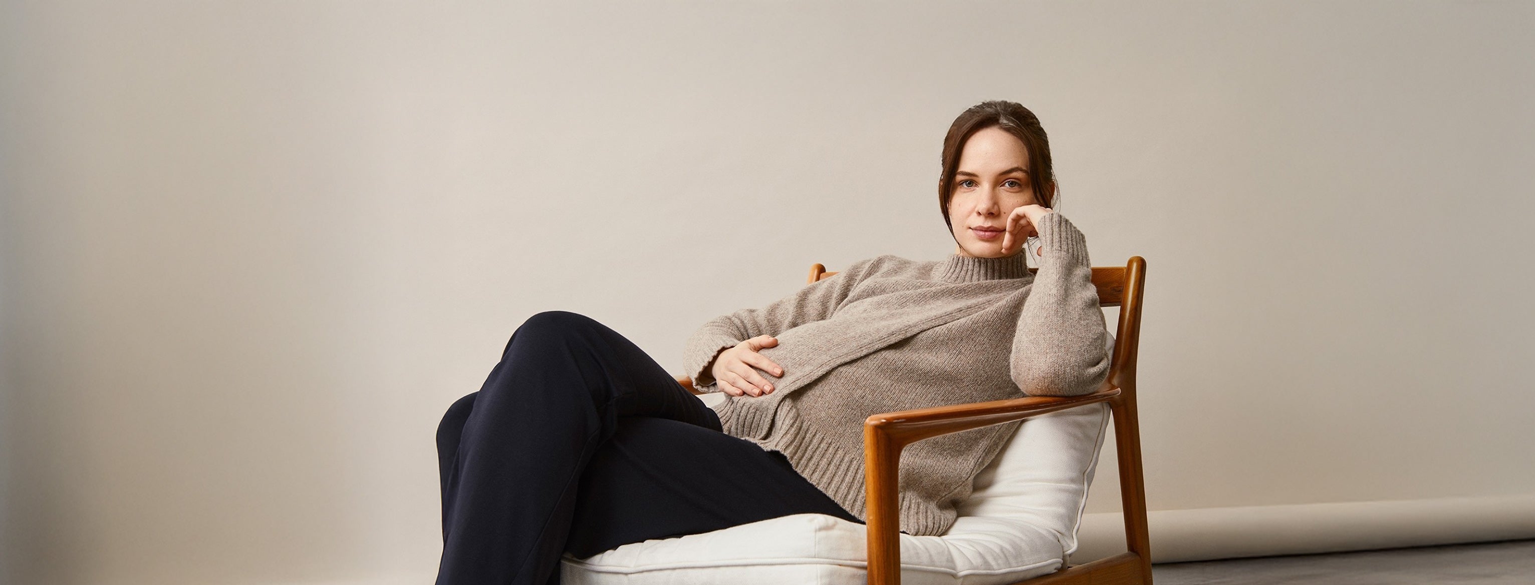The Quiet Confidence of Maternity Clothes That Fit