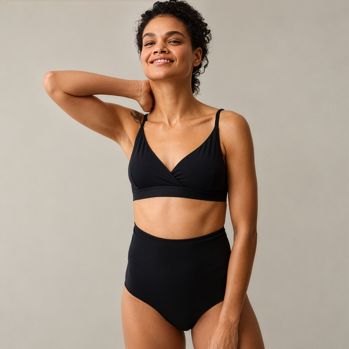 24/7 Soft Support Brief in Black