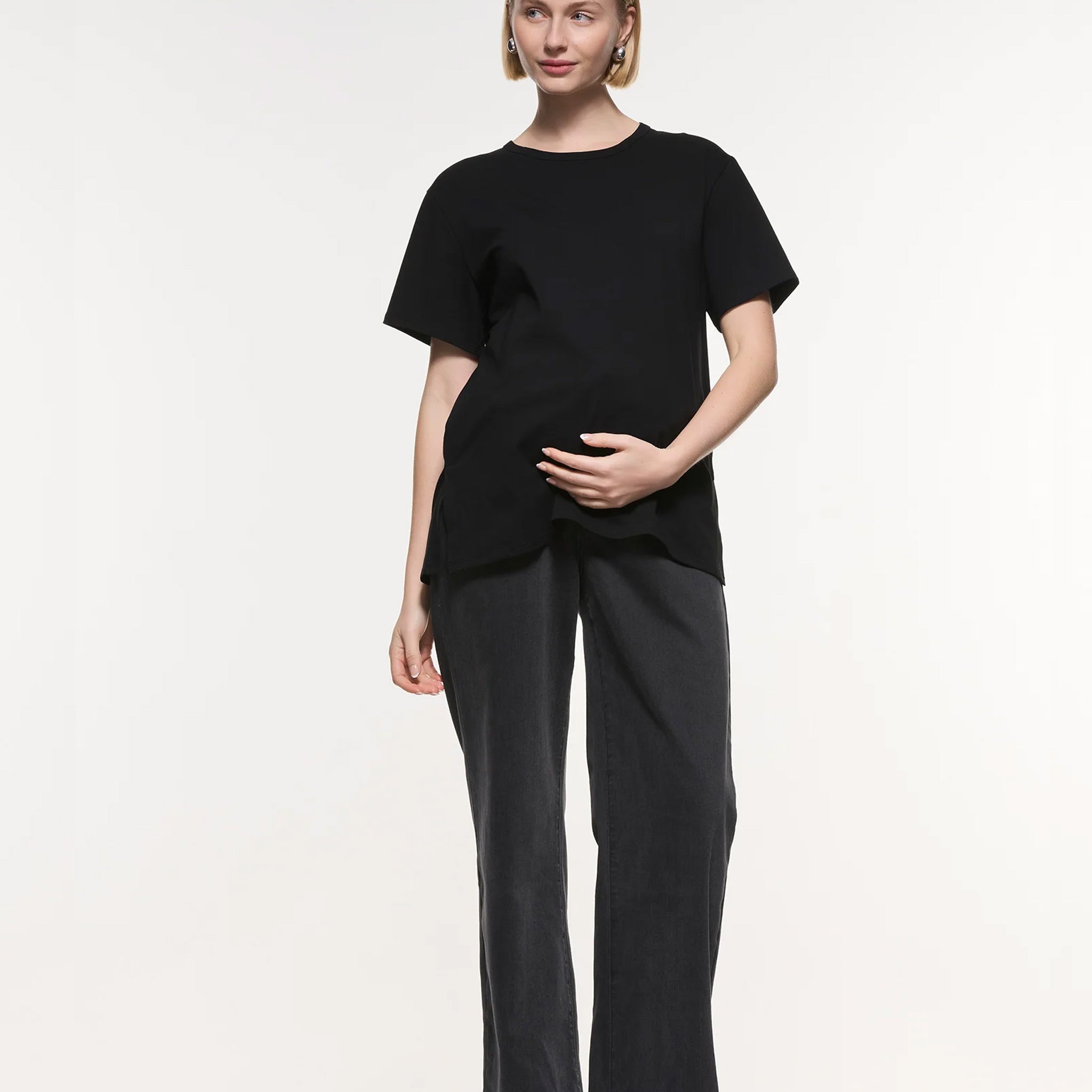 Relaxed Wide Leg Maternity Jeans in Washed Black
